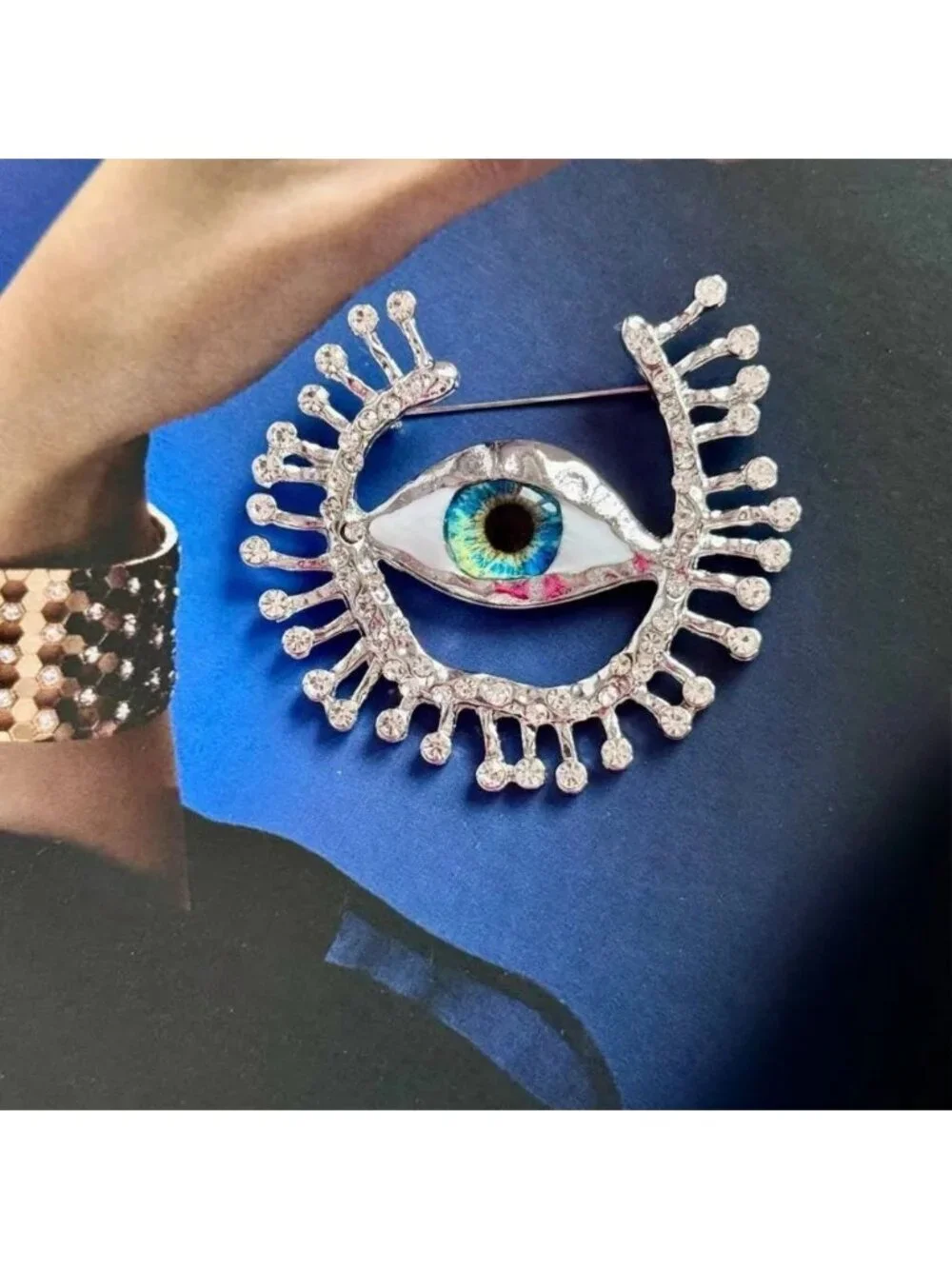 Silver Eye Brooch Q599
